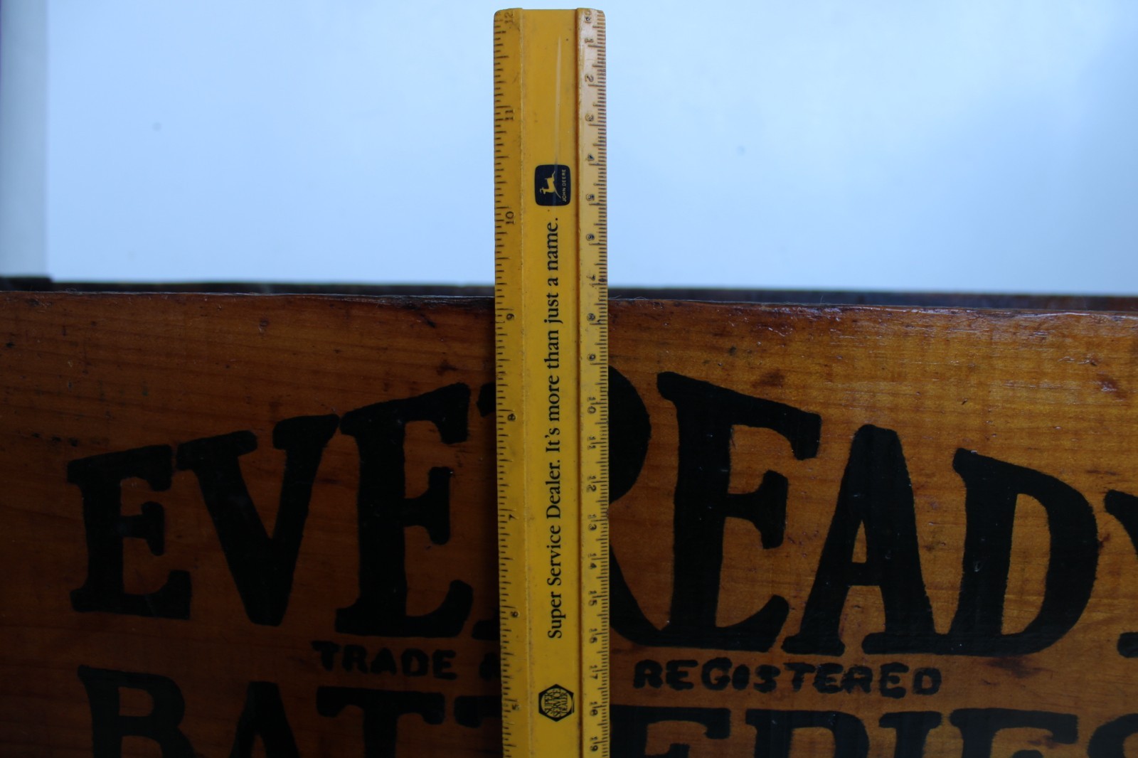 Antique 1920’s EVEREADY Batteries Large Wood Advertising Crate (27″)