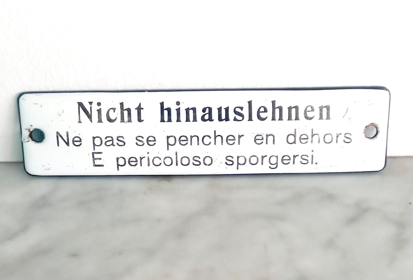 Railway sign Germany NICHT OUTRELEHNEN Germany Train Train enameled sign