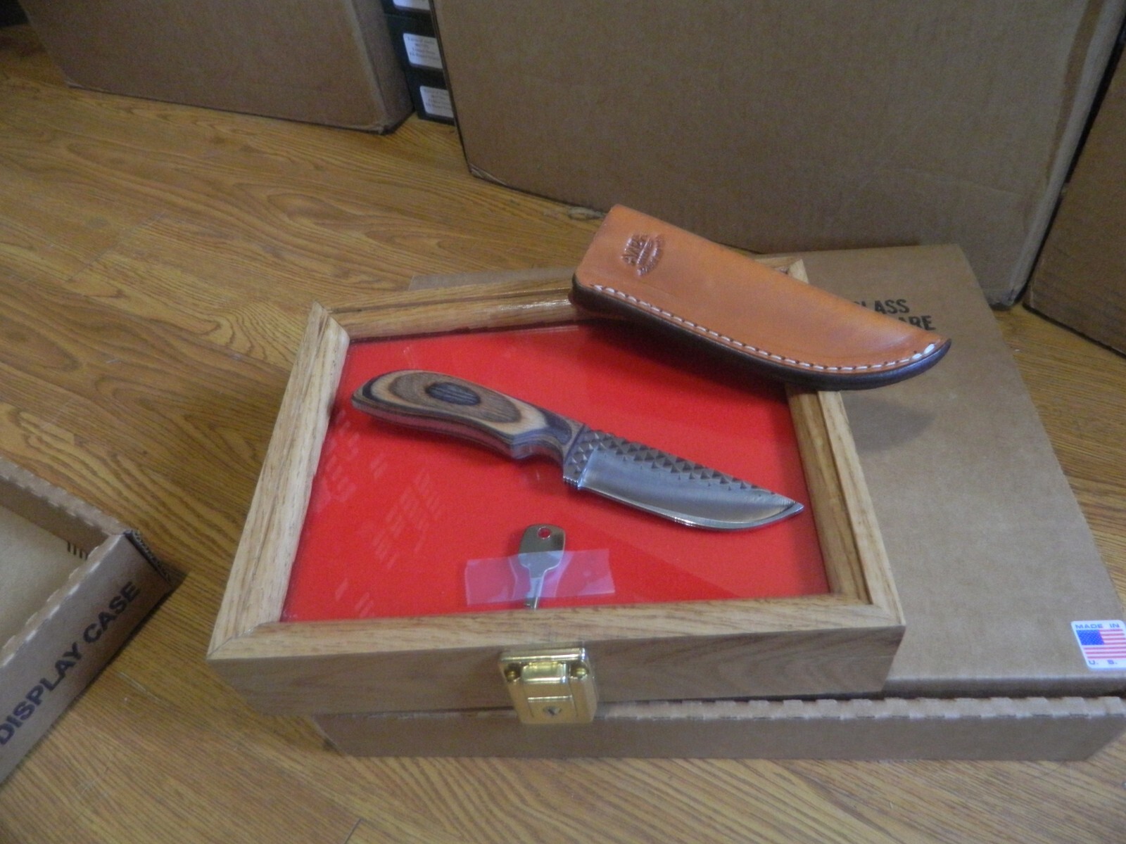 OAK DISPLAY CASE 7.75″ x 9.50 ” x 2.25″ RED LINER BRASS LOCK HINGE’S MADE IN USA