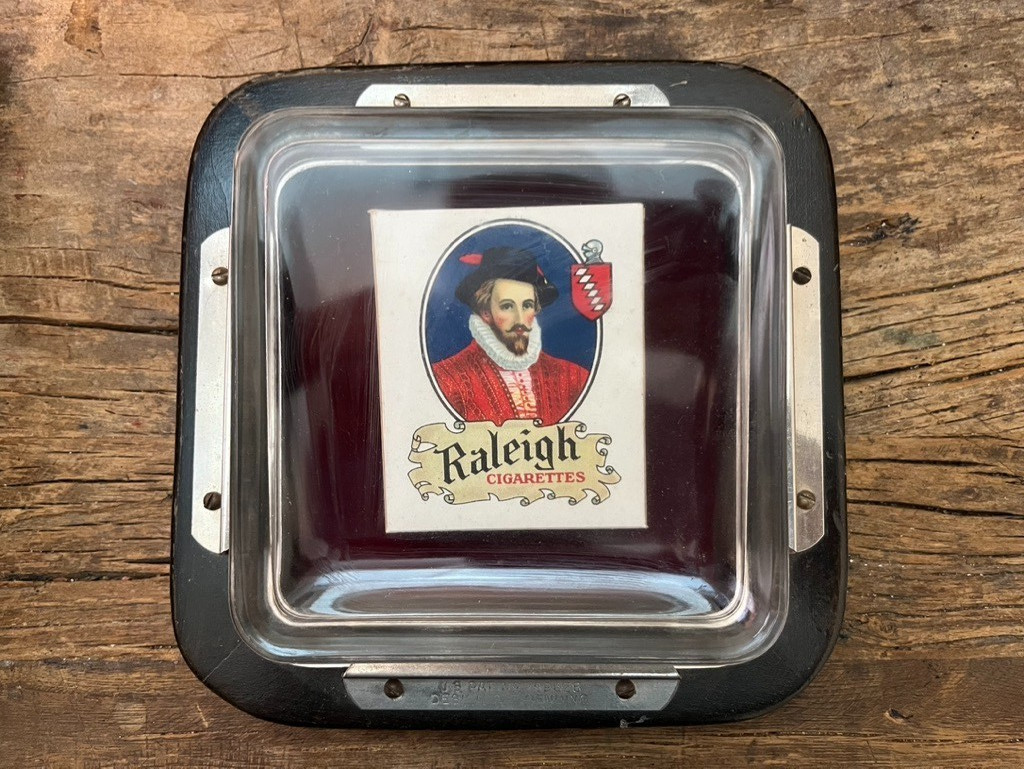 COUNTER TOP ADVERTISING CHANGE TRAY WITH RARE ORIGINAL BOX RALEIGH CIGARETTES