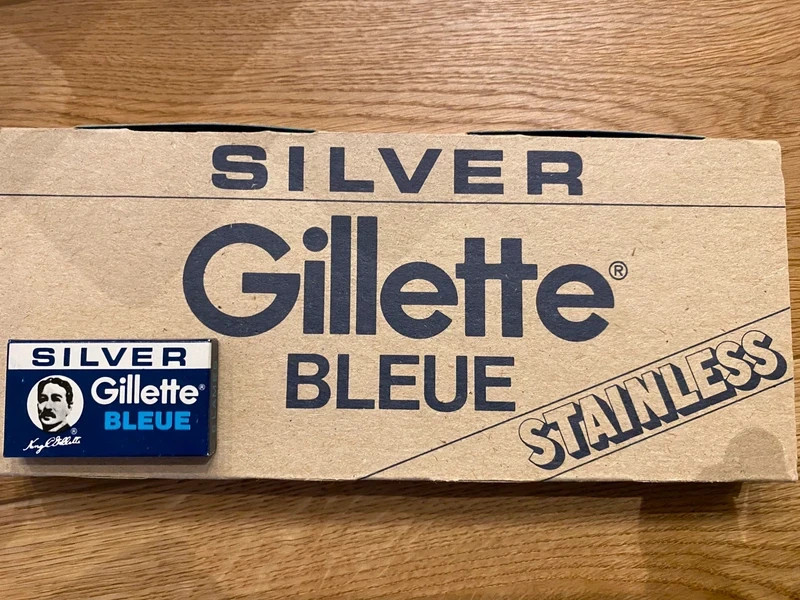Vintage Gillette Silver Blue Stainless Store Display Card – Full of 20 Unopened