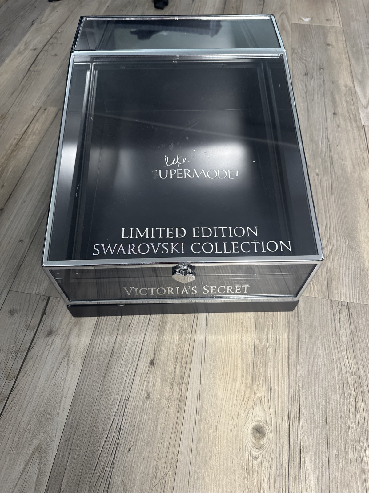 VICTORIA’S SECRET Swarovski Collection Perfume DISPLAY PROPS Lock box RARE