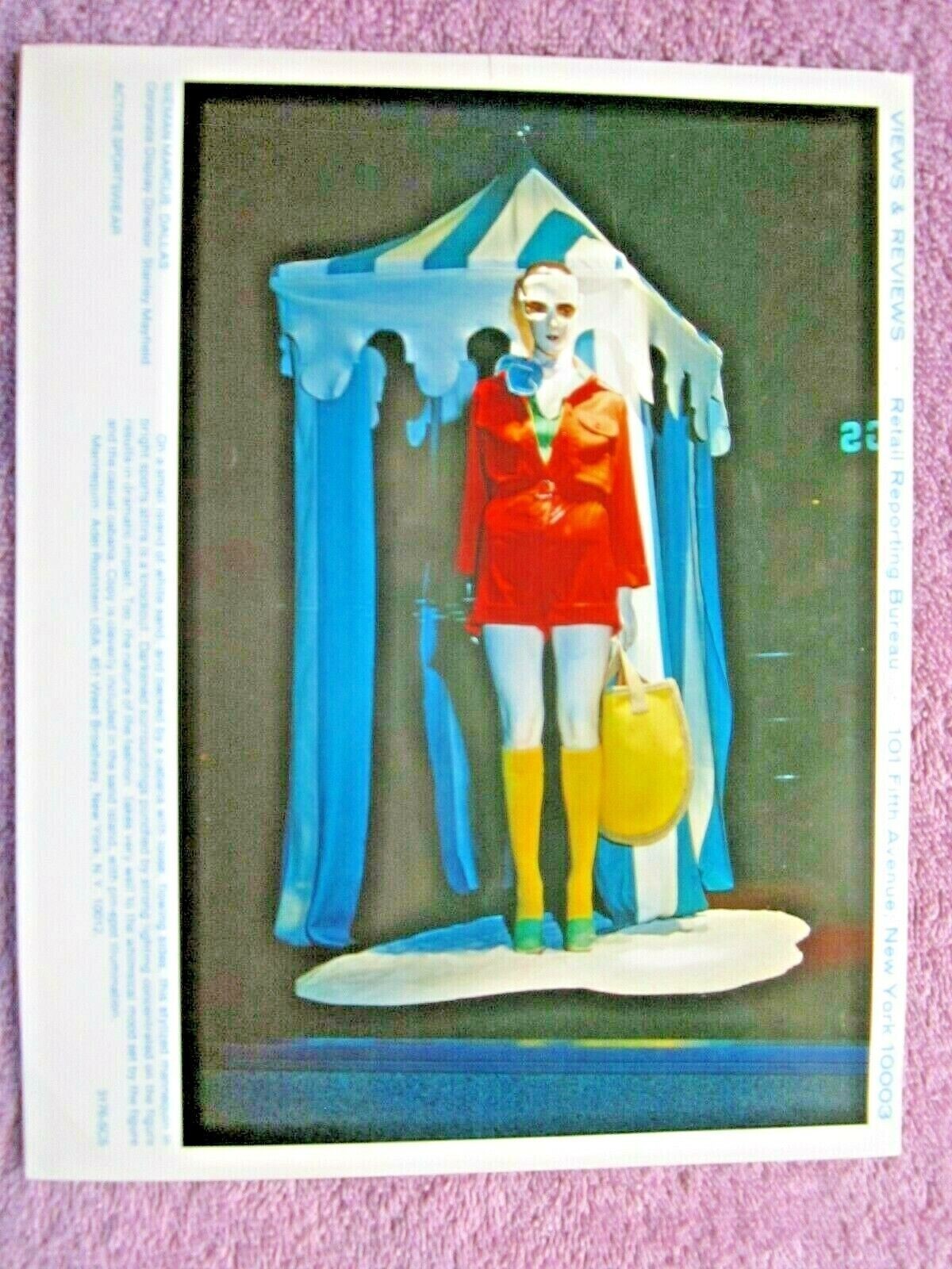 1976 NIEMAN MARCUS, DALLAS, TX STORE WINDOW DISPLAY CABANA PHOTOGRAPH PRINT #350