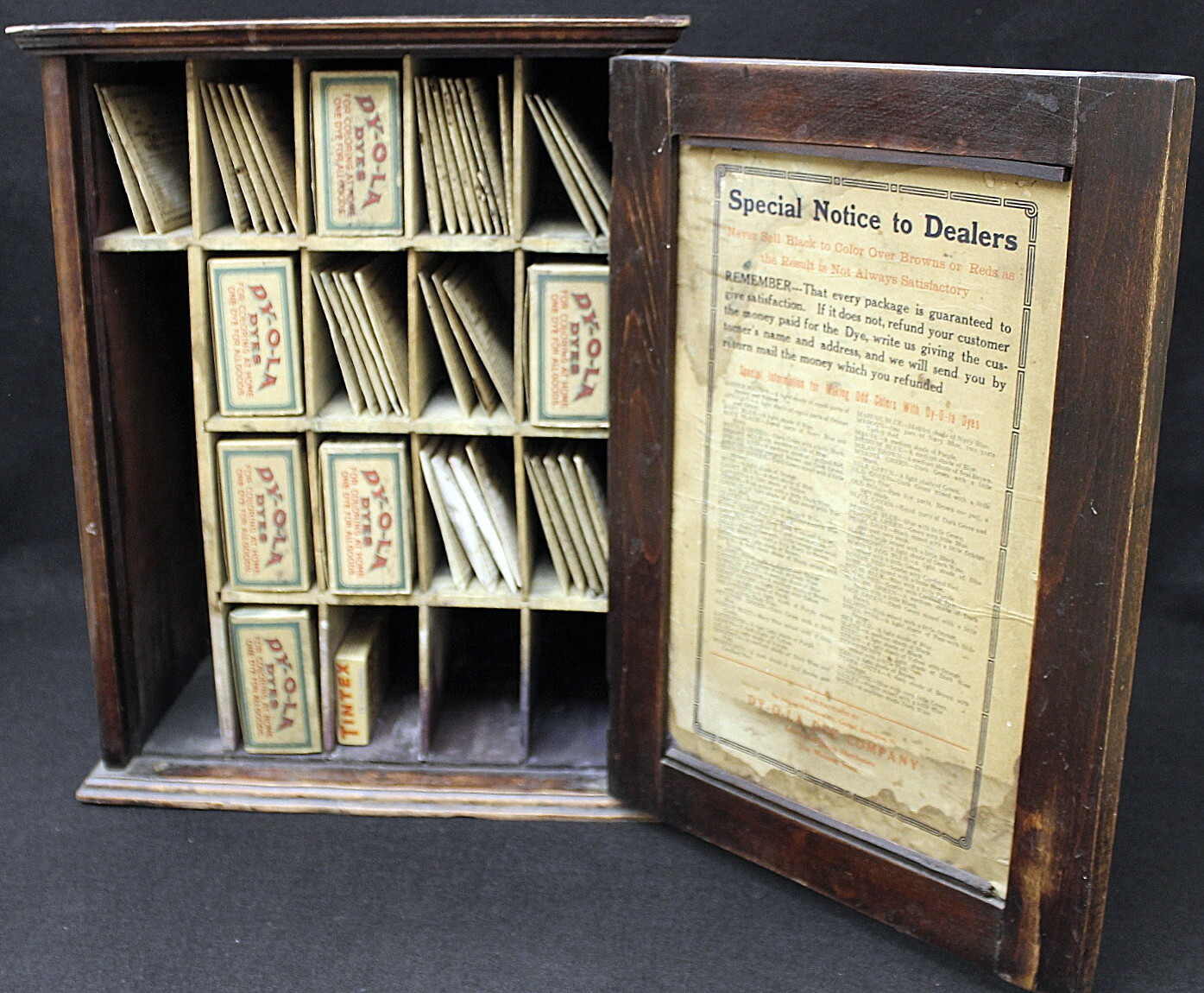 DY-O-LA Dye Store Display Case & 73 Packets Of Dye, Various Colors, c. 1890-1910