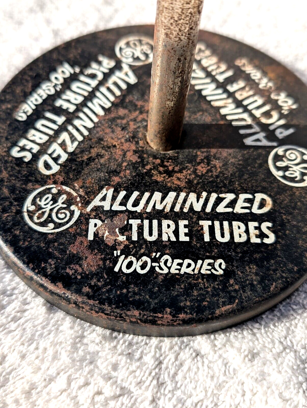 G.E. General Electric 100 Series Aluminized TV Picture Tube Store Display c.1956