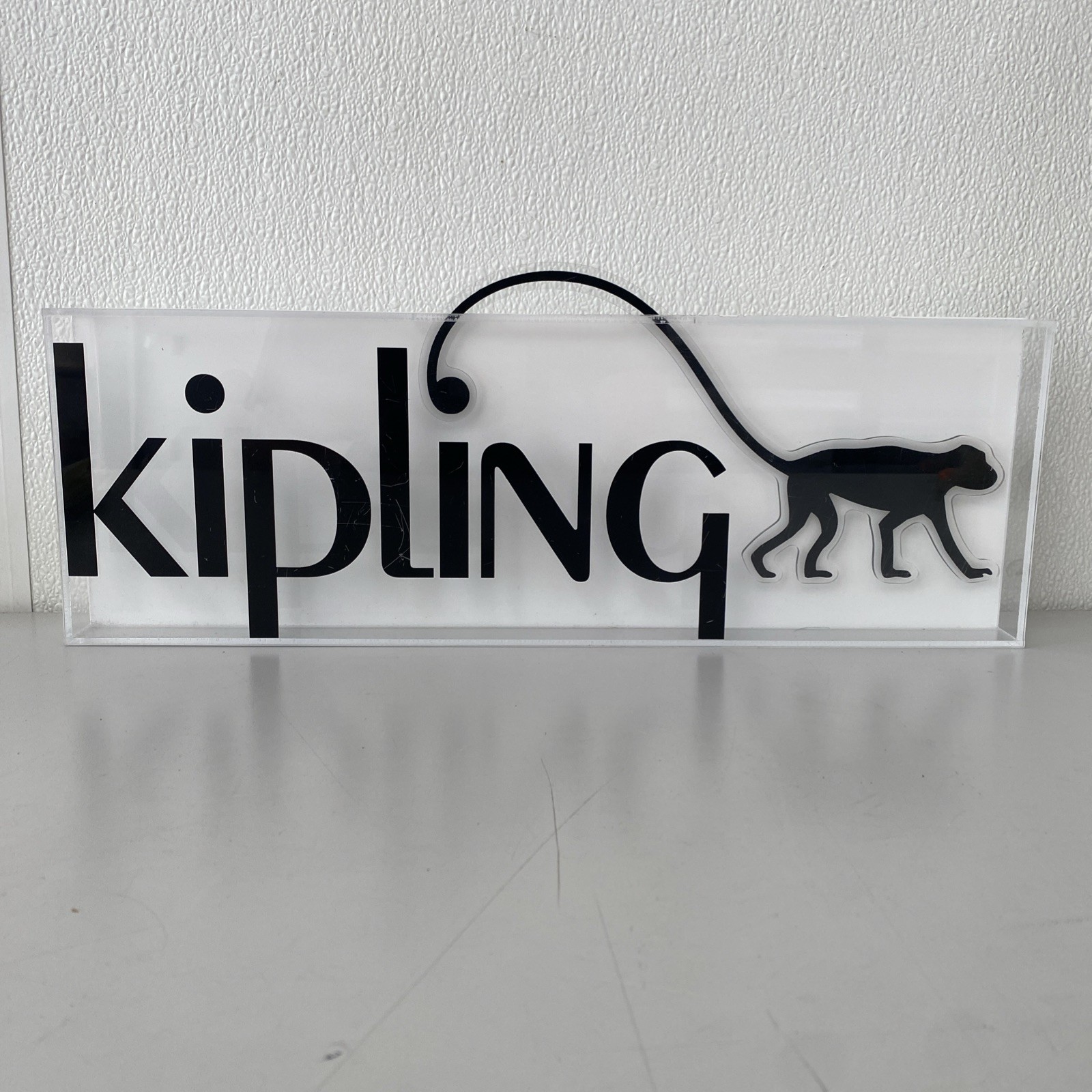KIPLING LOGO DISPLAY STAND POINT OF SALE – Used