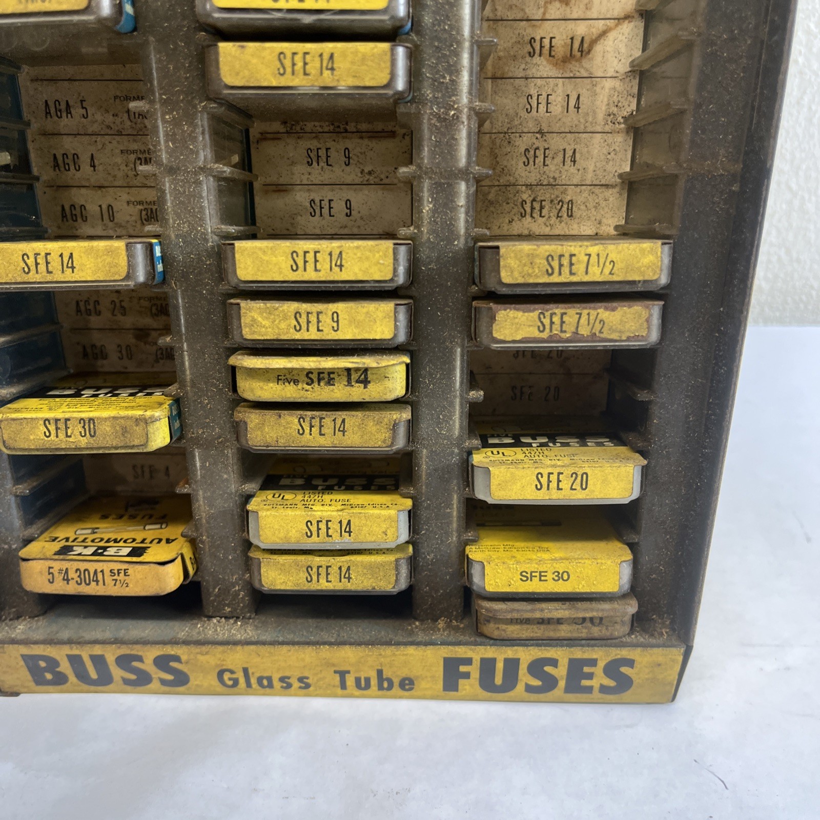 Vintage Buss Fuse Glass Tube Display Rack With A Lot Of Fuses Original No Rust