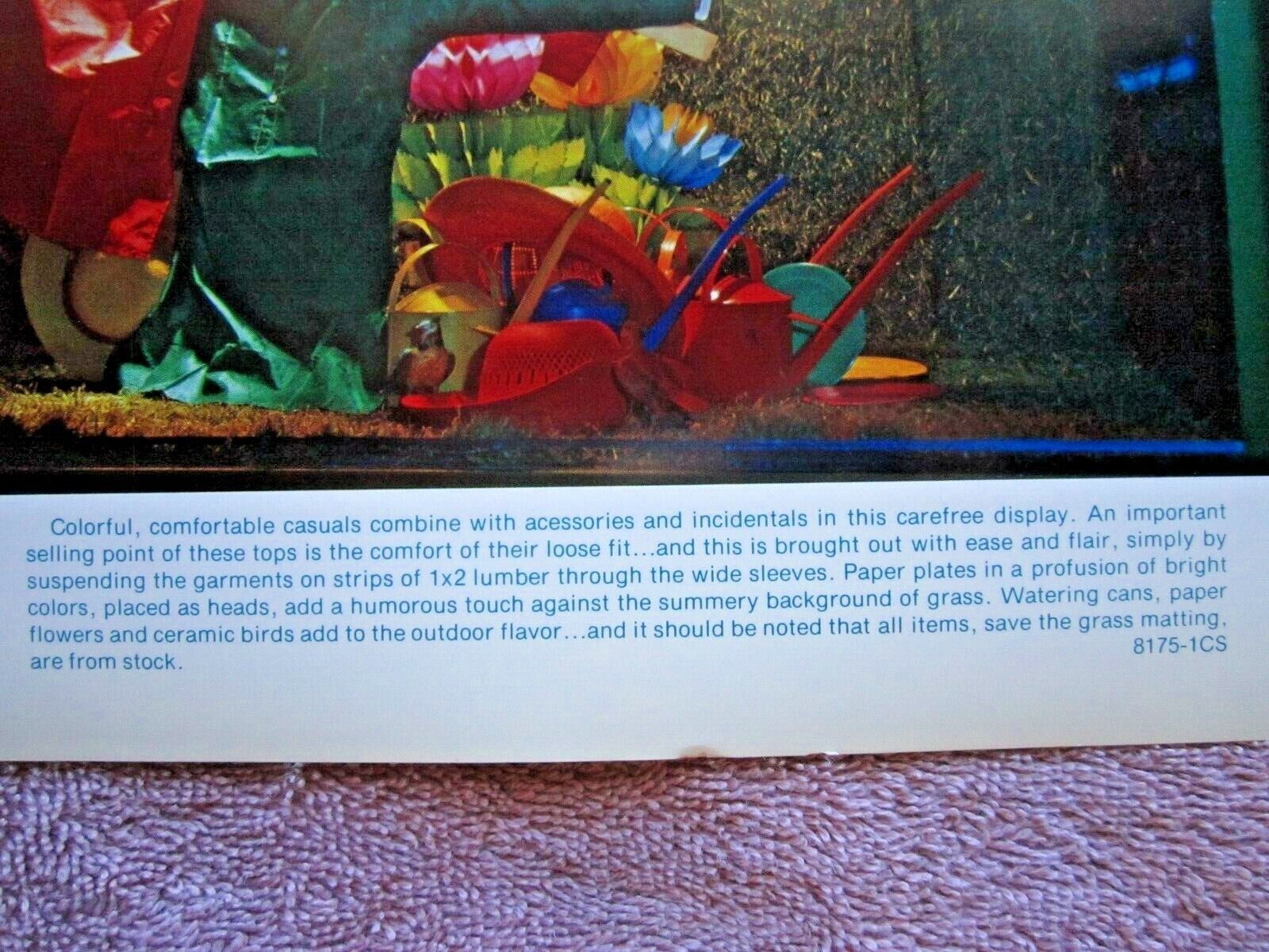 1975 AZUMA, NEW YORK STORE WINDOW DISPLAY CAREFREE PHOTOGRAPH PRINT #380