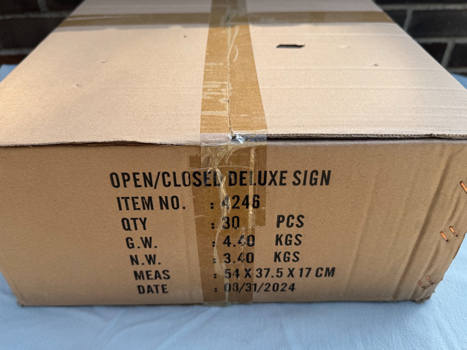 Case (30 Ct) – Headline (4246)-Century Open/Closed Sign, W/Suction Mount, 13 X 5