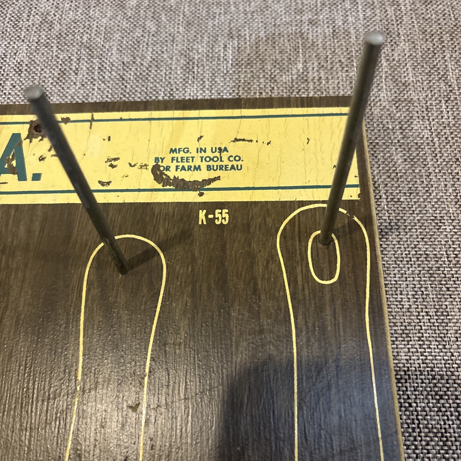 VINTAGE K.A.M.A. BY FLEET TOOL CO. HARDWARE DISPLAY TOOL SET BOARD 24” X 12”