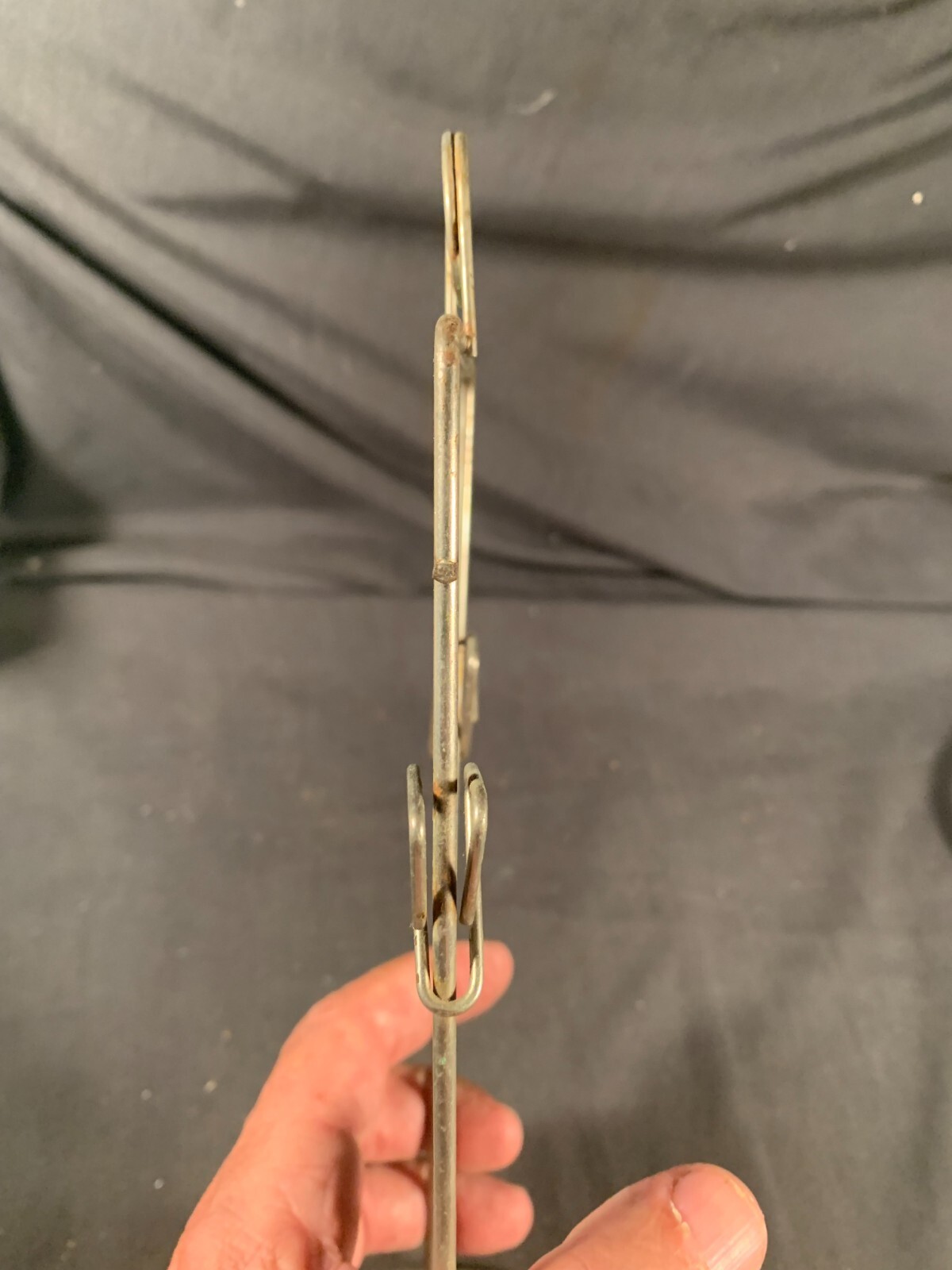 Vintage Metal Clip Wire Countertop Display Rack Store Display 6.5″ by 11.5″