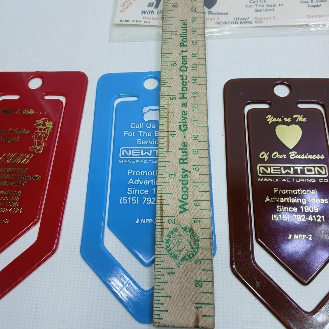 Lot Of 4 Big Plastic Acrylic Giant Paper Clip Desk Decor MULTICOLORS 6.5”