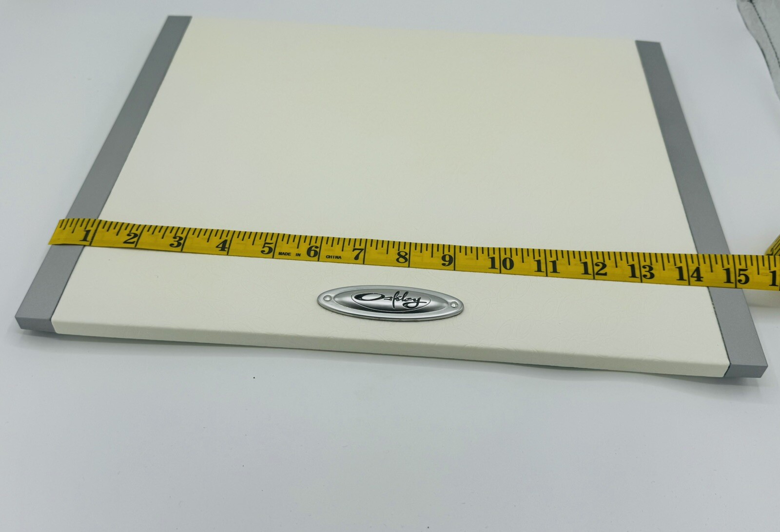 NEW OAKLEY 15 INCH SUNGLASSES GLORIFIER EYEWEAR TRAY STORE DISPLAY CASE STAND