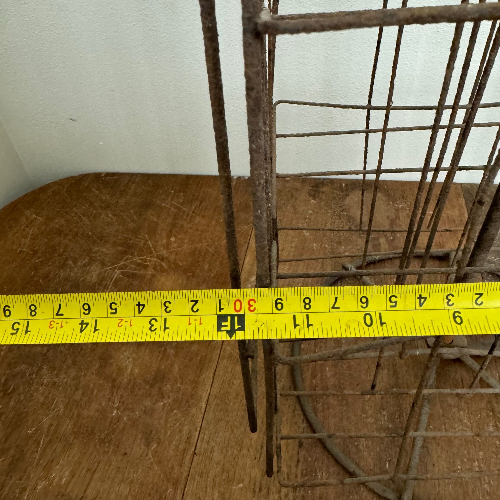 Vintage Shabby Chic Metal Wire rotating merchandise Floor display Vendor Booth