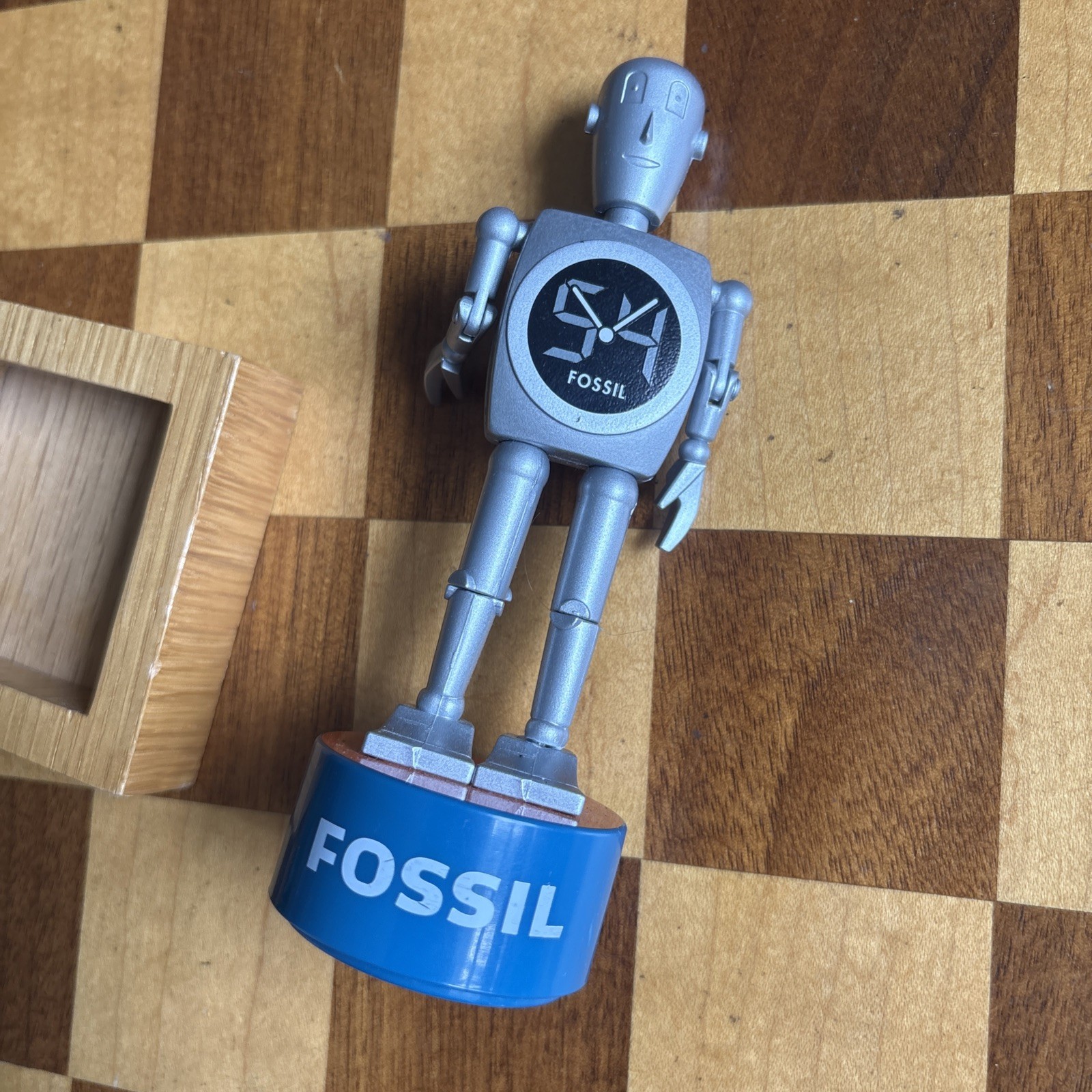 Fossil Advertising Display Logo