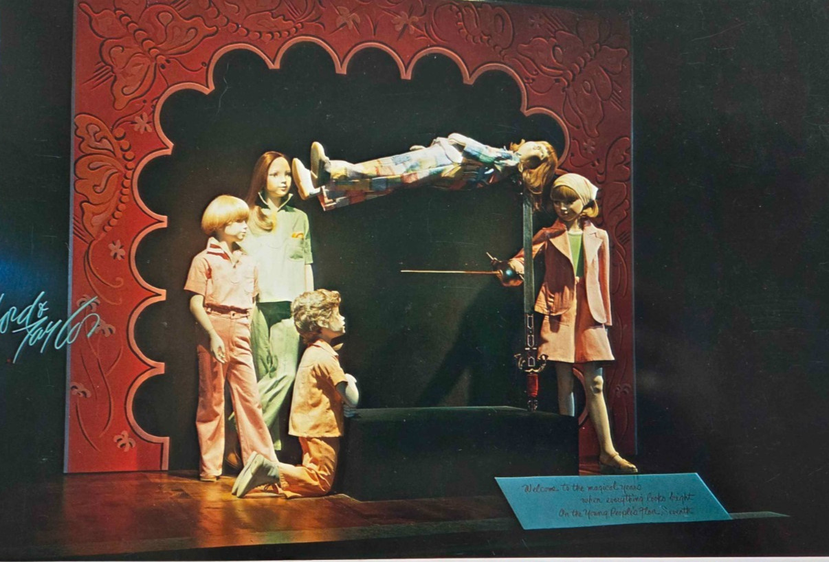 1976, LORD & TAYLOR, NY WINDOW DISPLAY PHOTO PRINT “THE MAGIC SHOW”