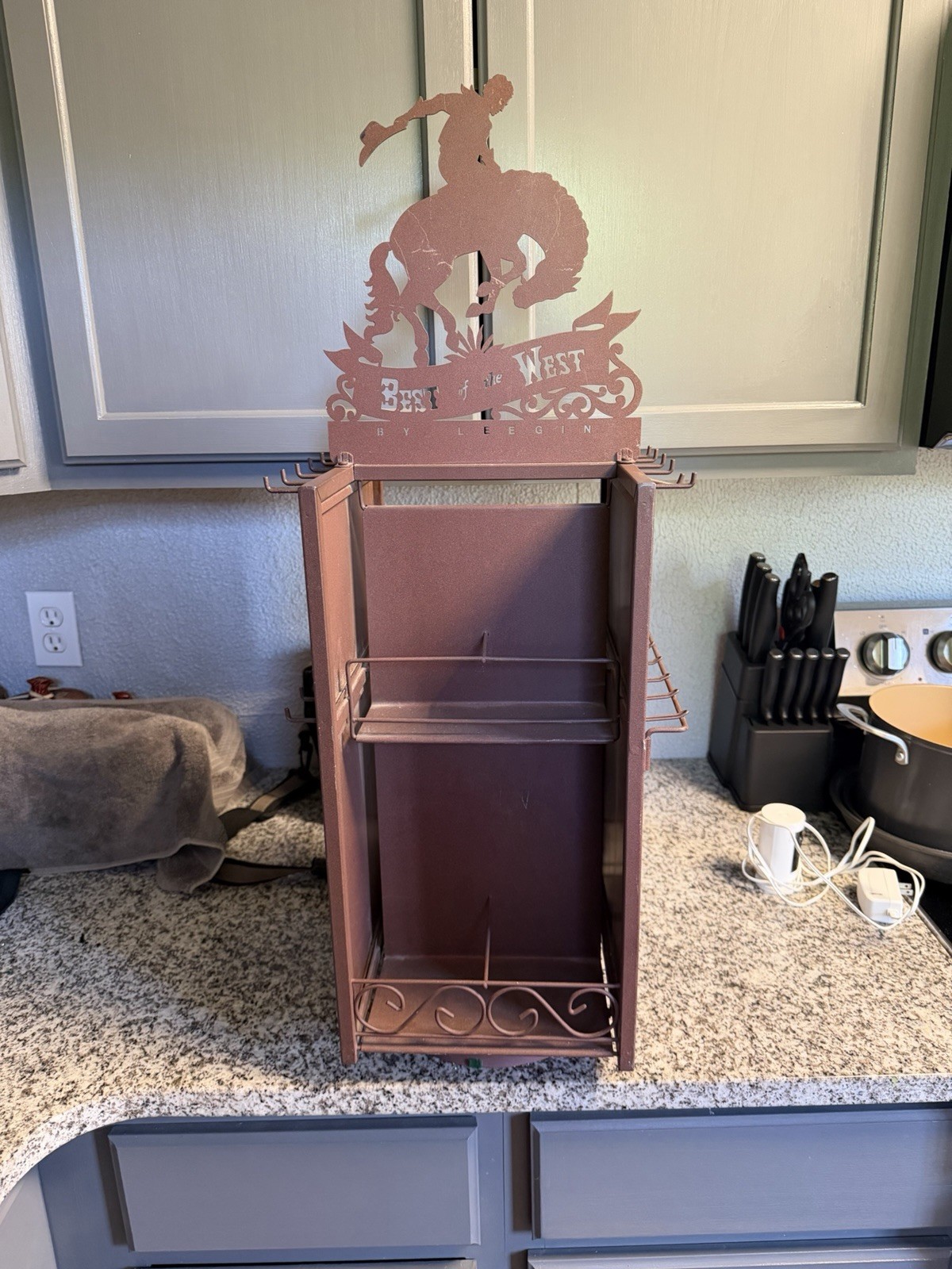 WESTERN COUNTRY STORE COUNTER TOP METAL DISPLAY RACK BEST IN THE WEST LEEGIN