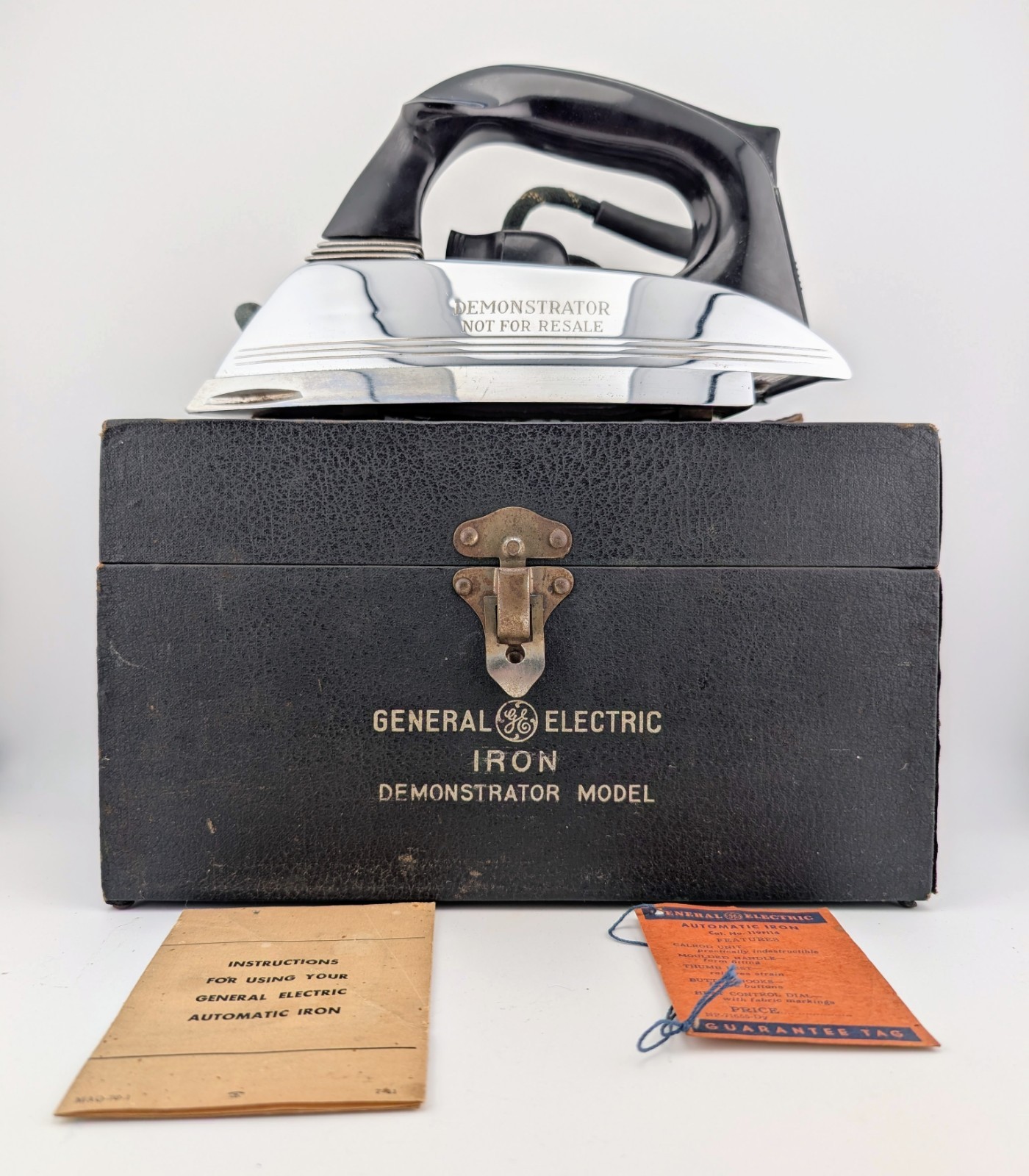 Rare Vintage GE General Electric Iron Salesman Sample Store Demonstrator W/ Case