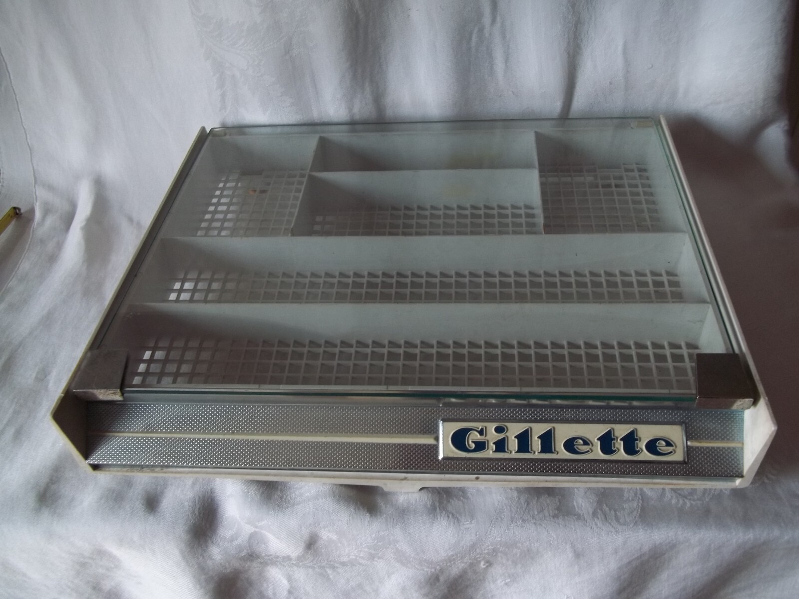 Vintage GILLETTE STORE COUNTERTOP RAZOR DISPLAY CASE With Glass Top 2.5”x14x17”
