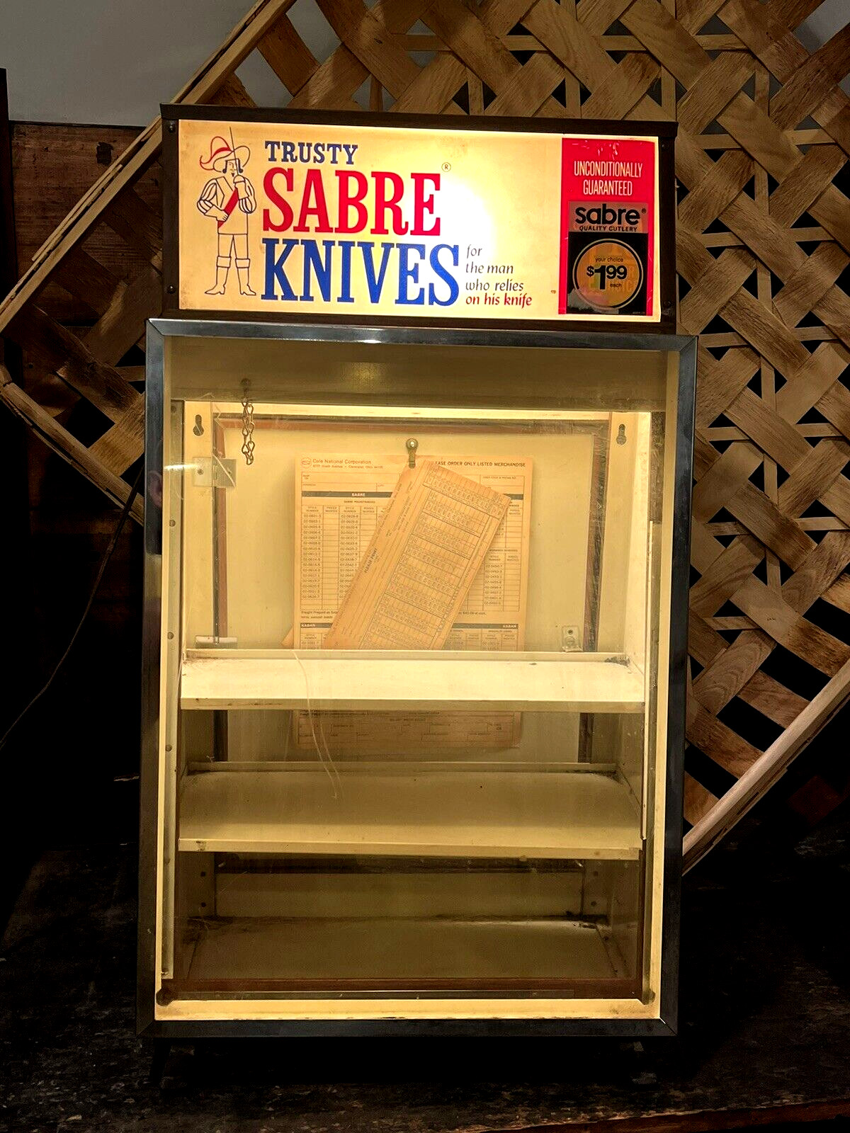 Vintage Sabre Pocket Knives Hardware Store Counter Top Lighted Display Case (16)