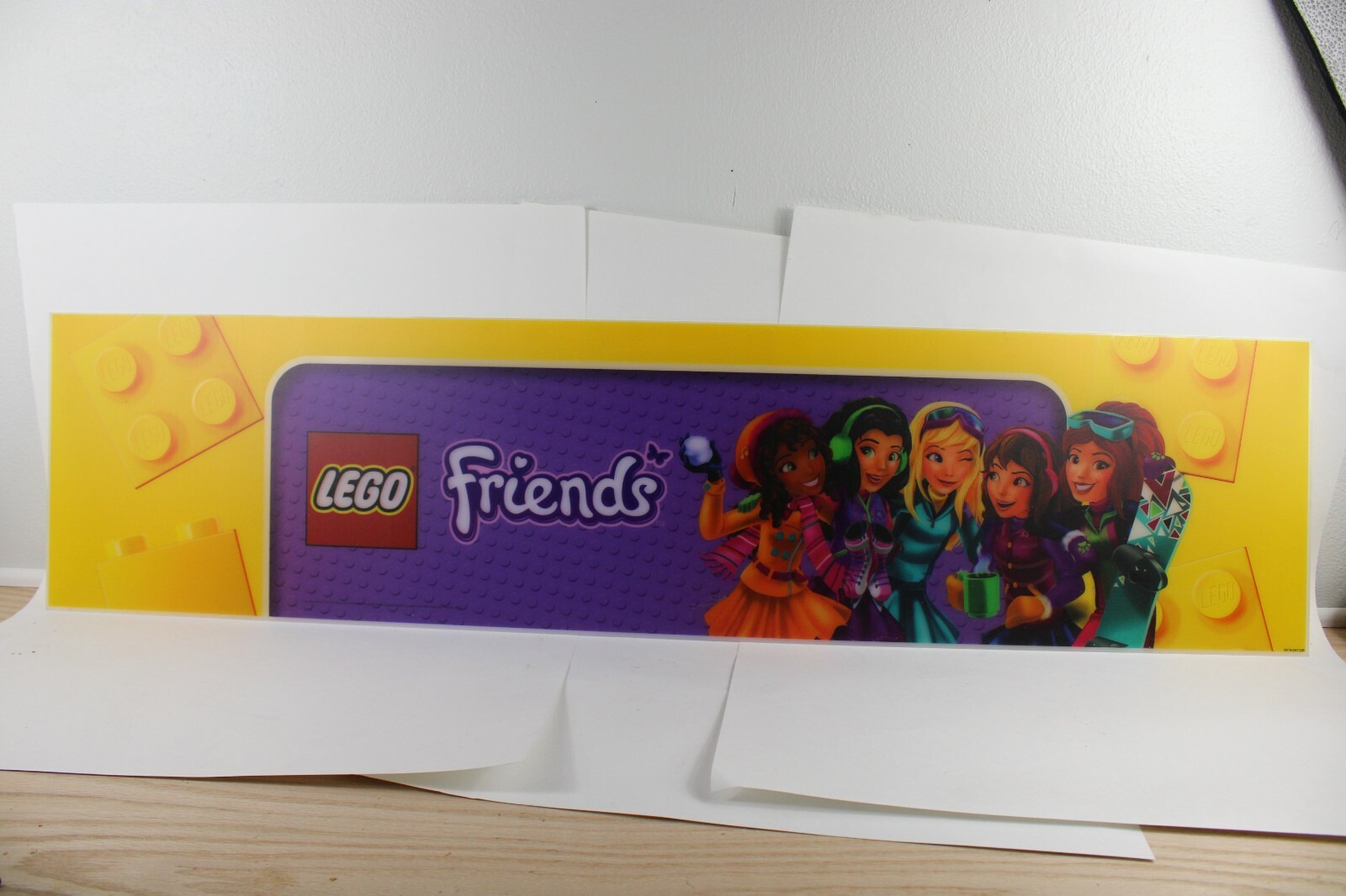 LEGO Friends Toys R Us Acrylic Plastic Display Banner Sign Yellow 24 x 11.5 EUC