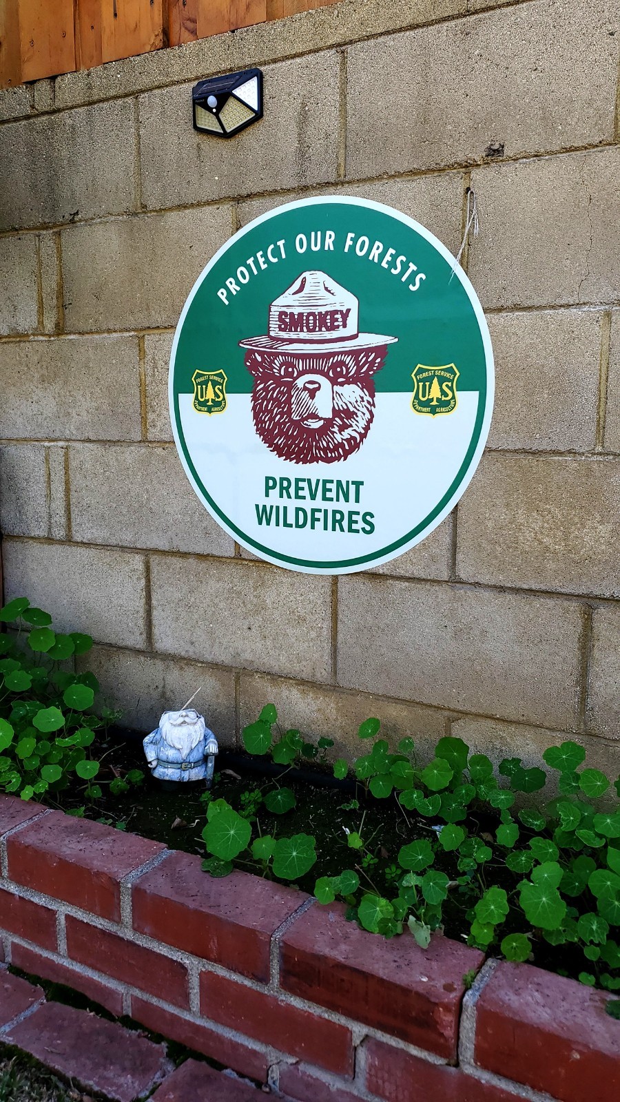 Smokey Bear Prevent Wildfires 23” Round Decal US Forest Service Style