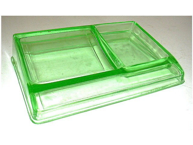 1930’s CLARK’S TEABERRY GUM Vasoline Uranium Glass Display Change Stand Green