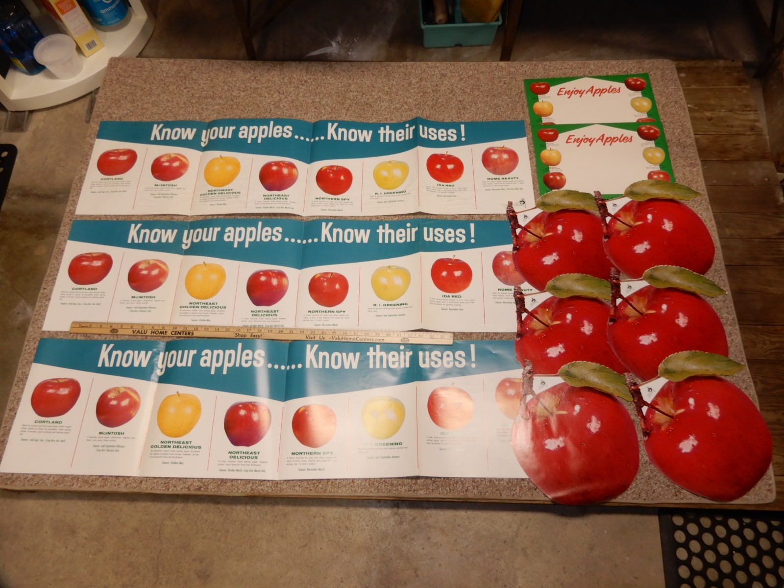VINTAGE ADVERTISING GENERAL STORE APPLES SIGNS CA. 1970