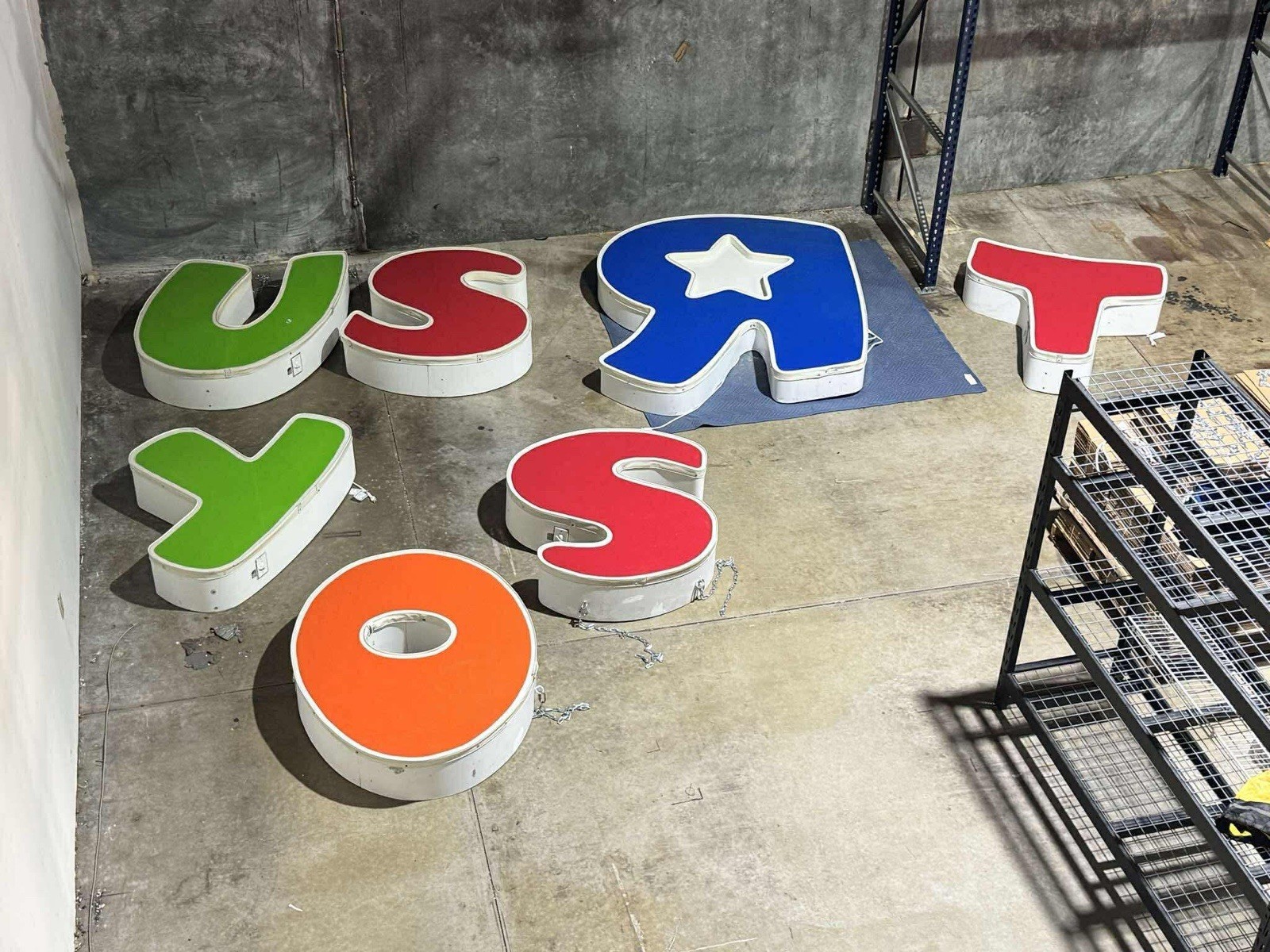 ORIGINAL Authentic TOYS R US Store Sign Lighted Retail Exterior Display Vintage