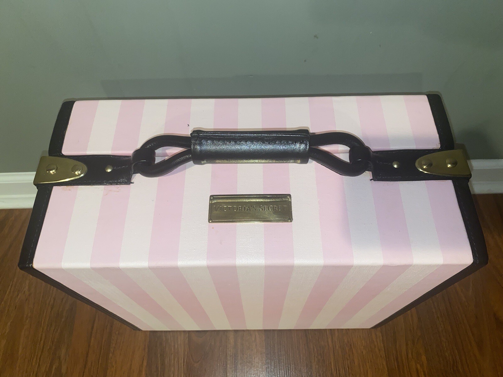 Vintage Victoria’s Secret Store Display Luggage Prop Pink RARE VS