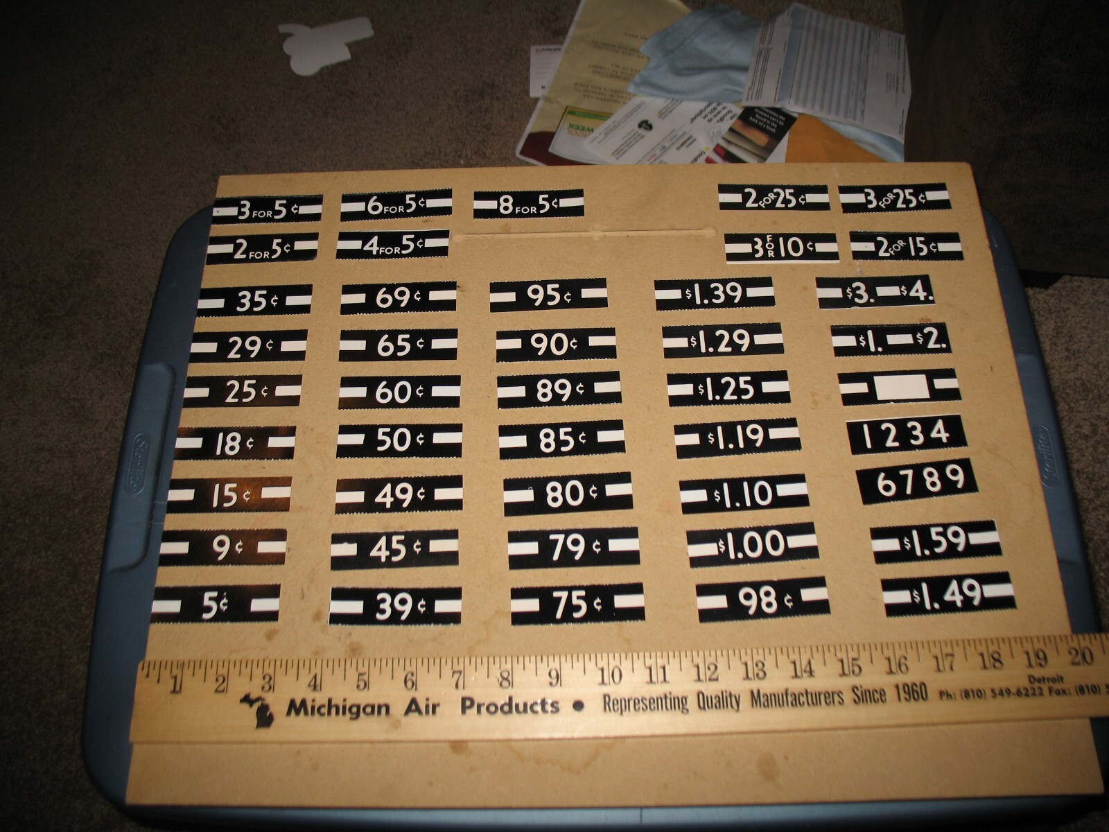 VTG RARE 1930s 40s LOT OF 44 CARDBOARD BLACK WHITE PRICE TAGS UNUSED .05 – $1.59