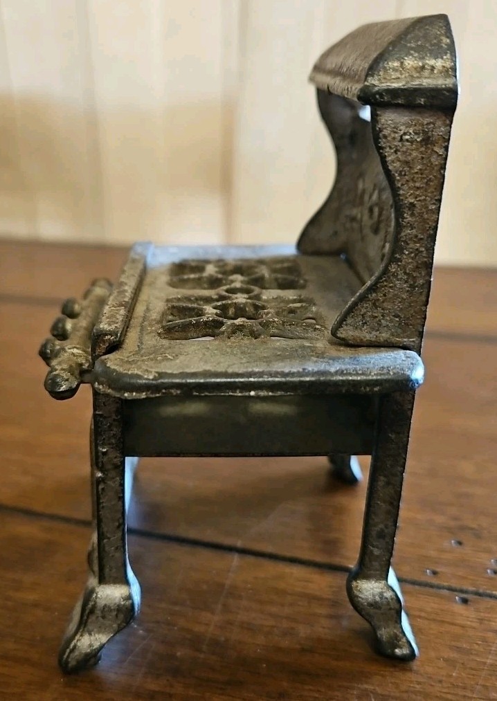 Antique VTG Royal Cast Iron Miniature Cook Stove Oven Salesman Sample
