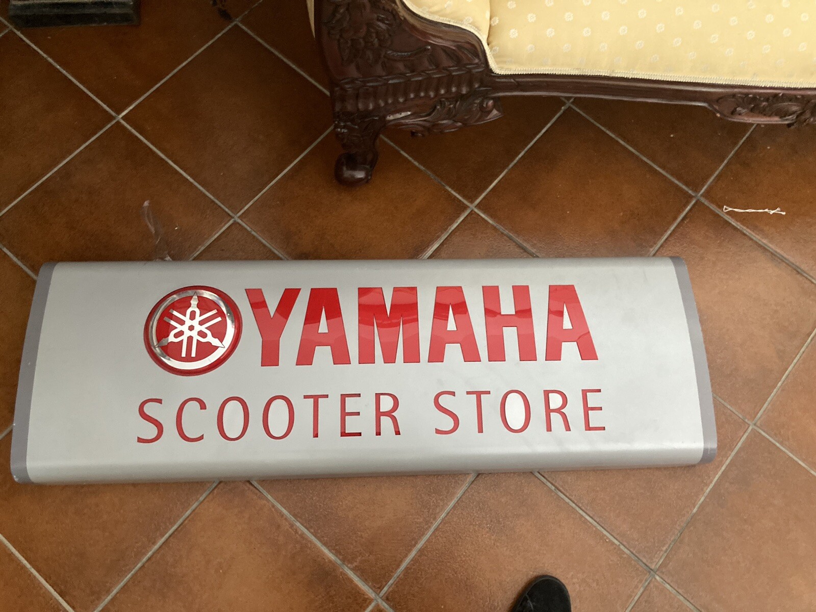 Insegna Luminosa Yamaha scooter store ottima per arredamento officina o in stile