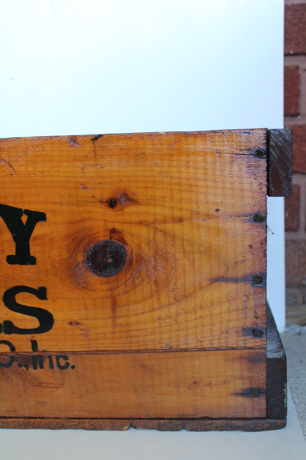 Antique 1920’s EVEREADY Batteries Large Wood Advertising Crate (27″)