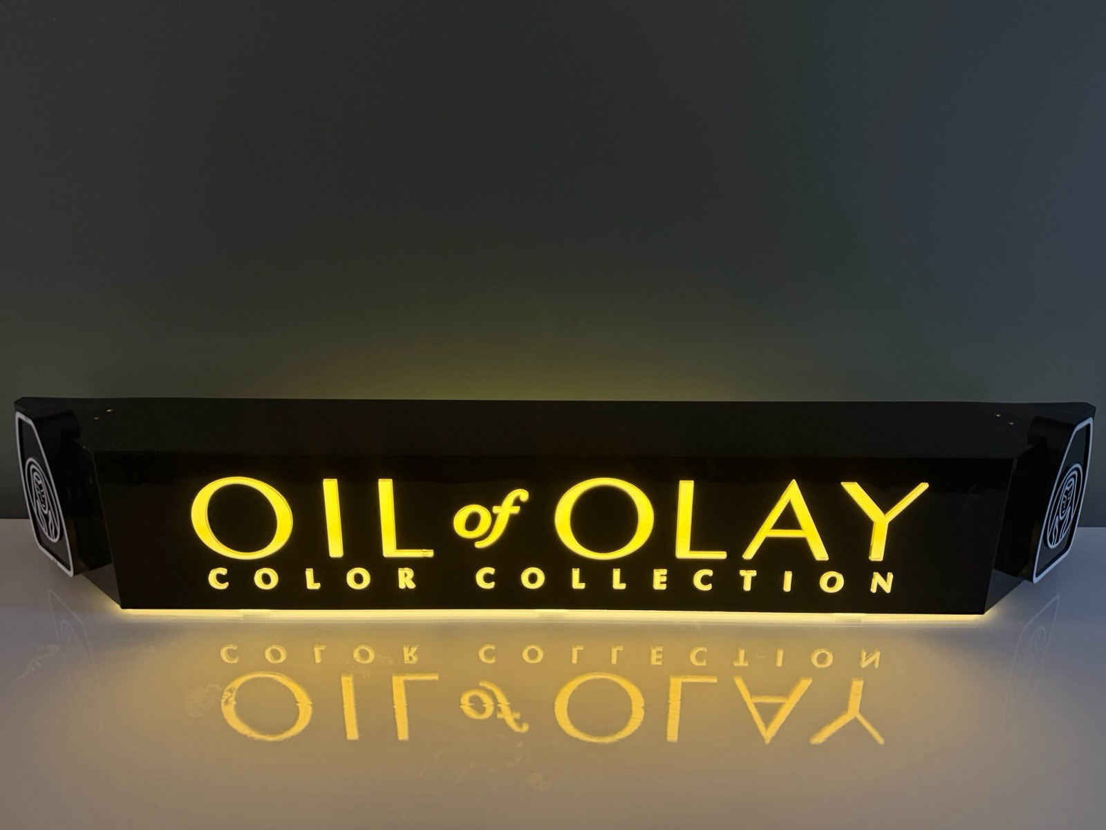 Large Oil Of Olay Color Collection Lighted Sign Display Working 120v 34.5″