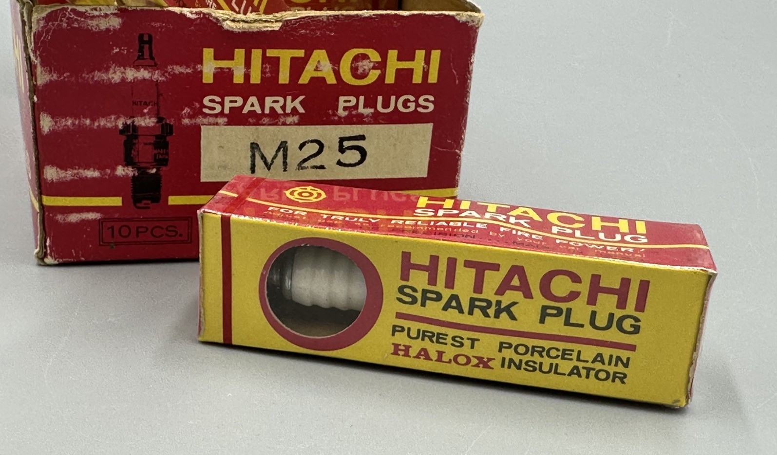 Vintage HITACHI SPARK PLUGS M25 Store Display Box of 10 NOS