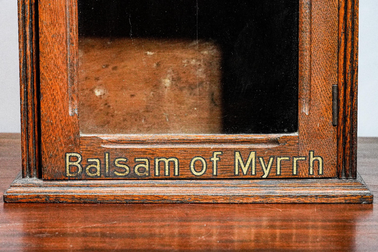 Rare Original Hanford’s Balsam Myrrh Medicine Advertising Store Display Cabinet