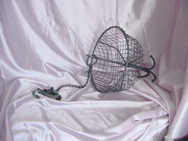 VINTAGE 1940s ERA MOM & POP FOOD CORNER STORE HANGING FRUIT VEG. DISPLAY BASKET
