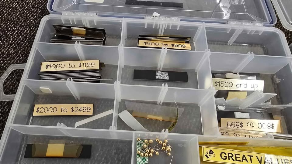 Showcase Gold and silver pricing markers tags badges, 2 boxes full