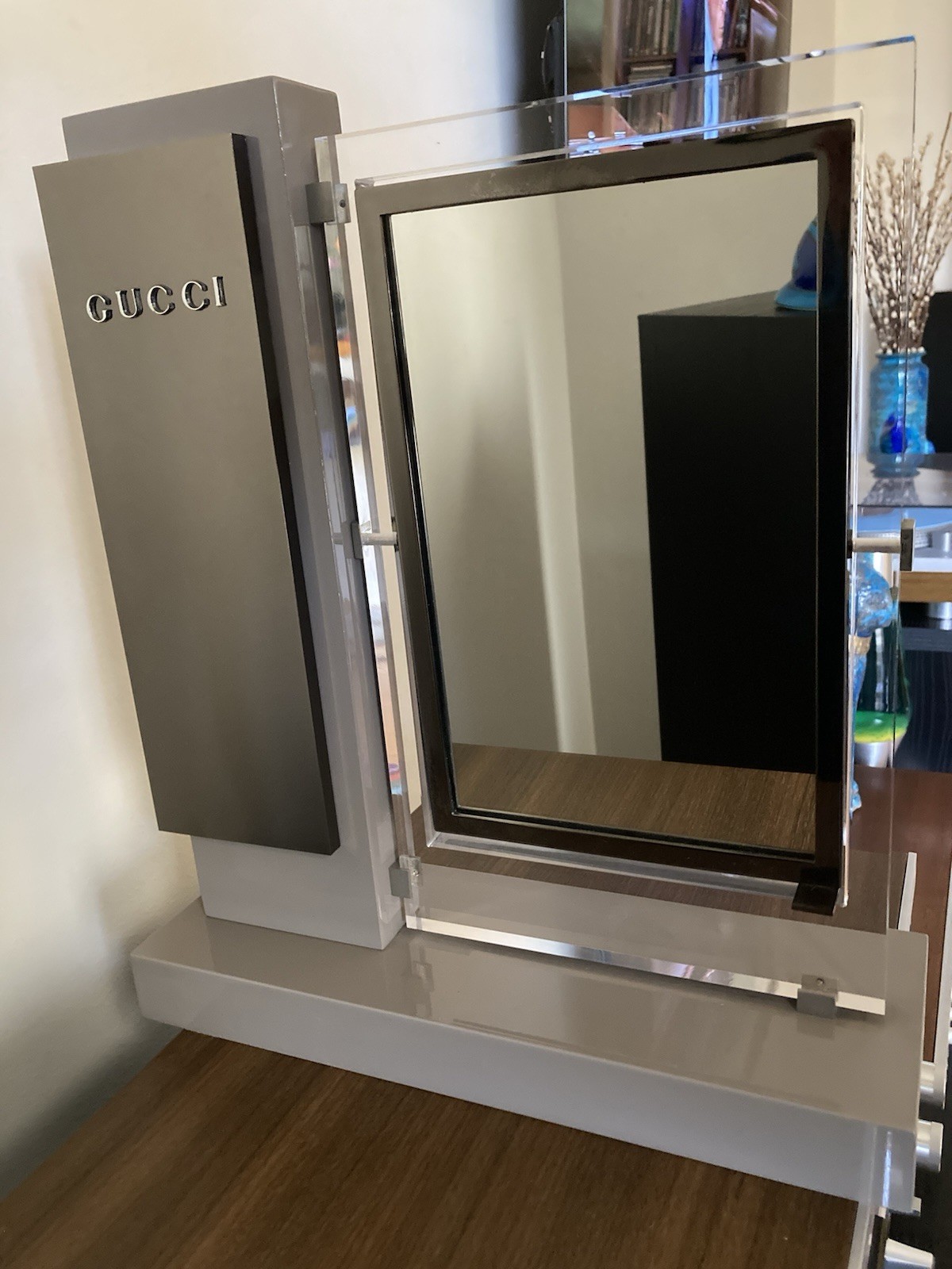Original Gucci Store Display w/ Rotating Mirror – Amazing condition!