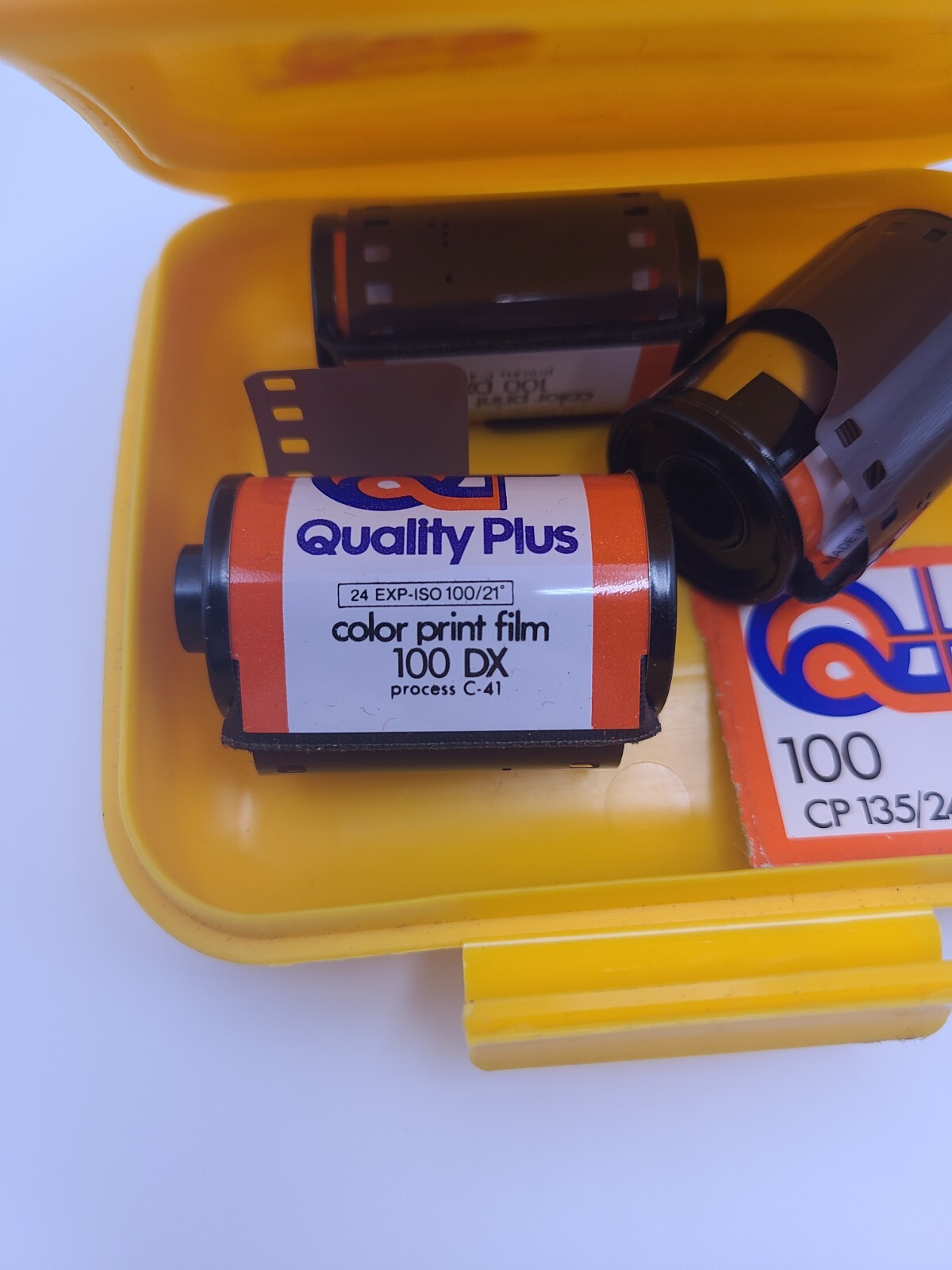 Kodak 35mm Film Yellow Plastic Storage Container Case Camera CP 135-24