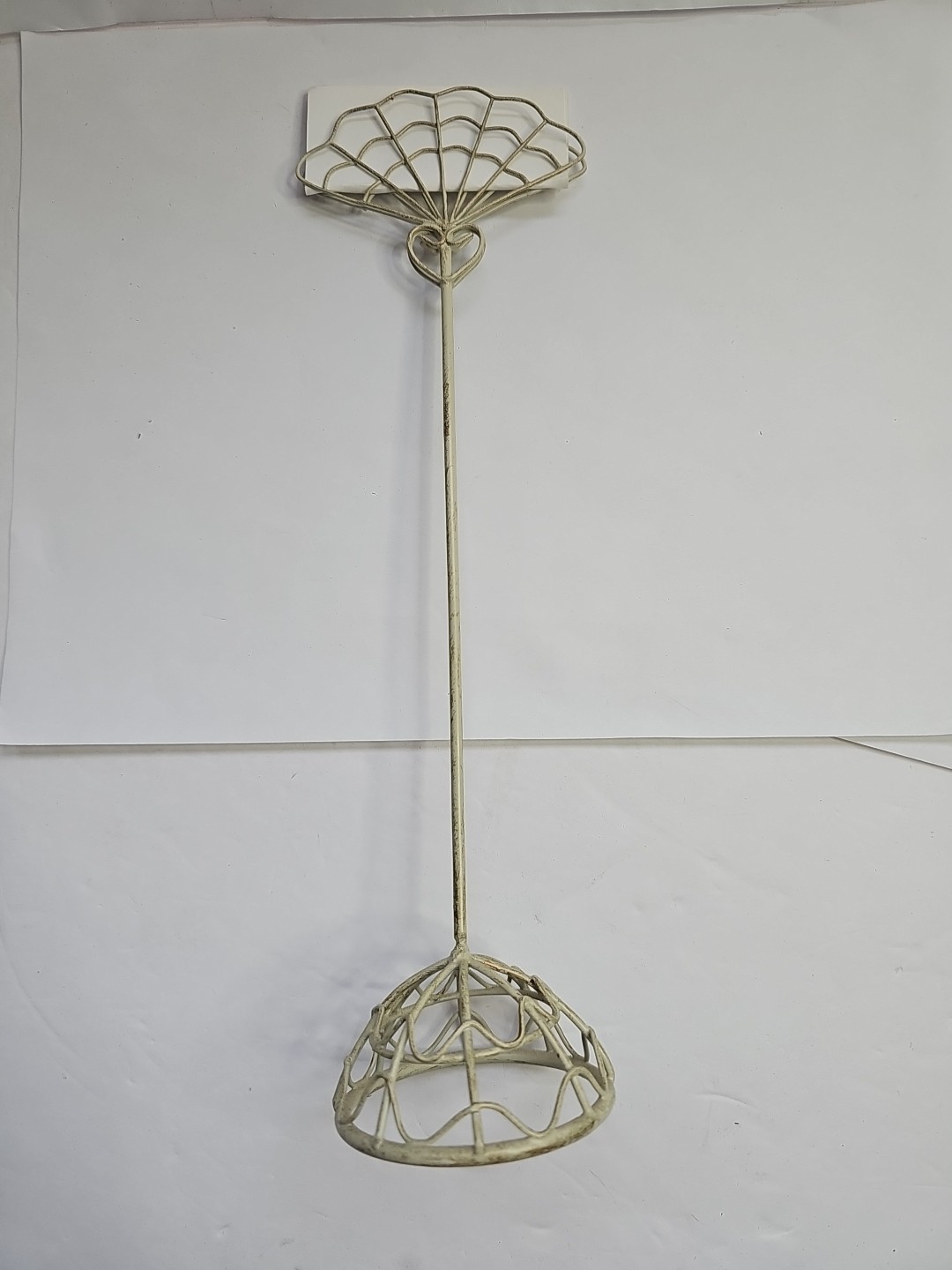 Wired Note Sign Display Stand 11″ Tall Beige Fan Shape Top