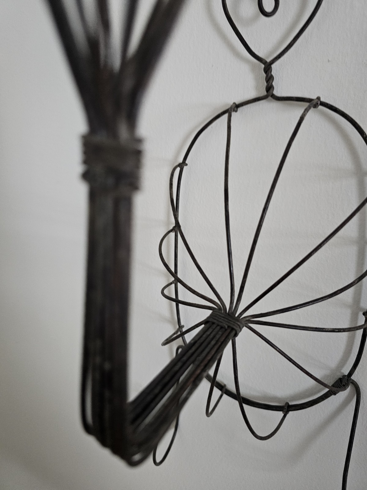 Vintage Antique Wire Hat Wig Stand Wall Holder Rack Store display Original