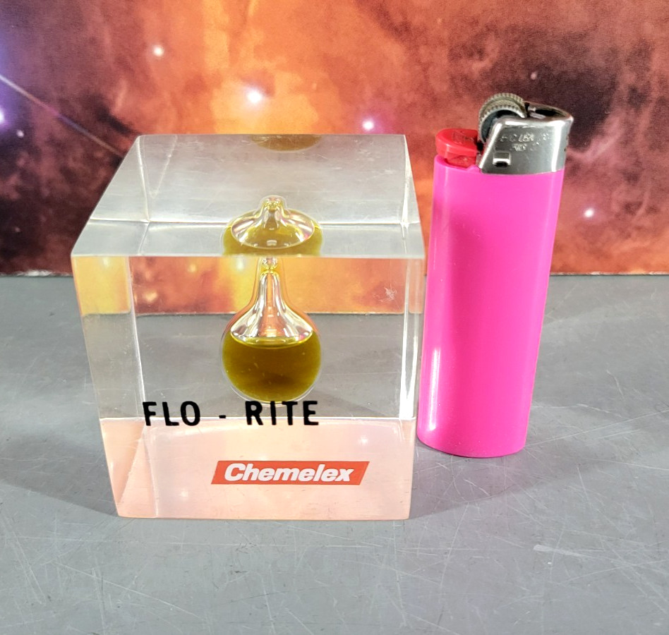 CHEMELEX FLO-RITE ACRYLIC CUBE DISPLAY w/SUSPENDED OIL ADVERTISING PETROLIANA