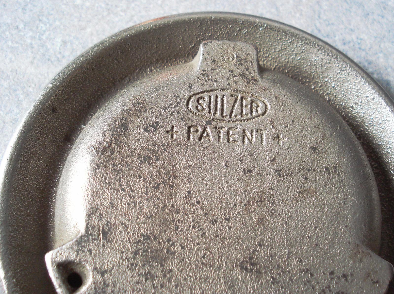 VINTAGE MEMPHIS SPORT METAL ADVERTISING ASHTRAY CIGARETTES CIGARETTES