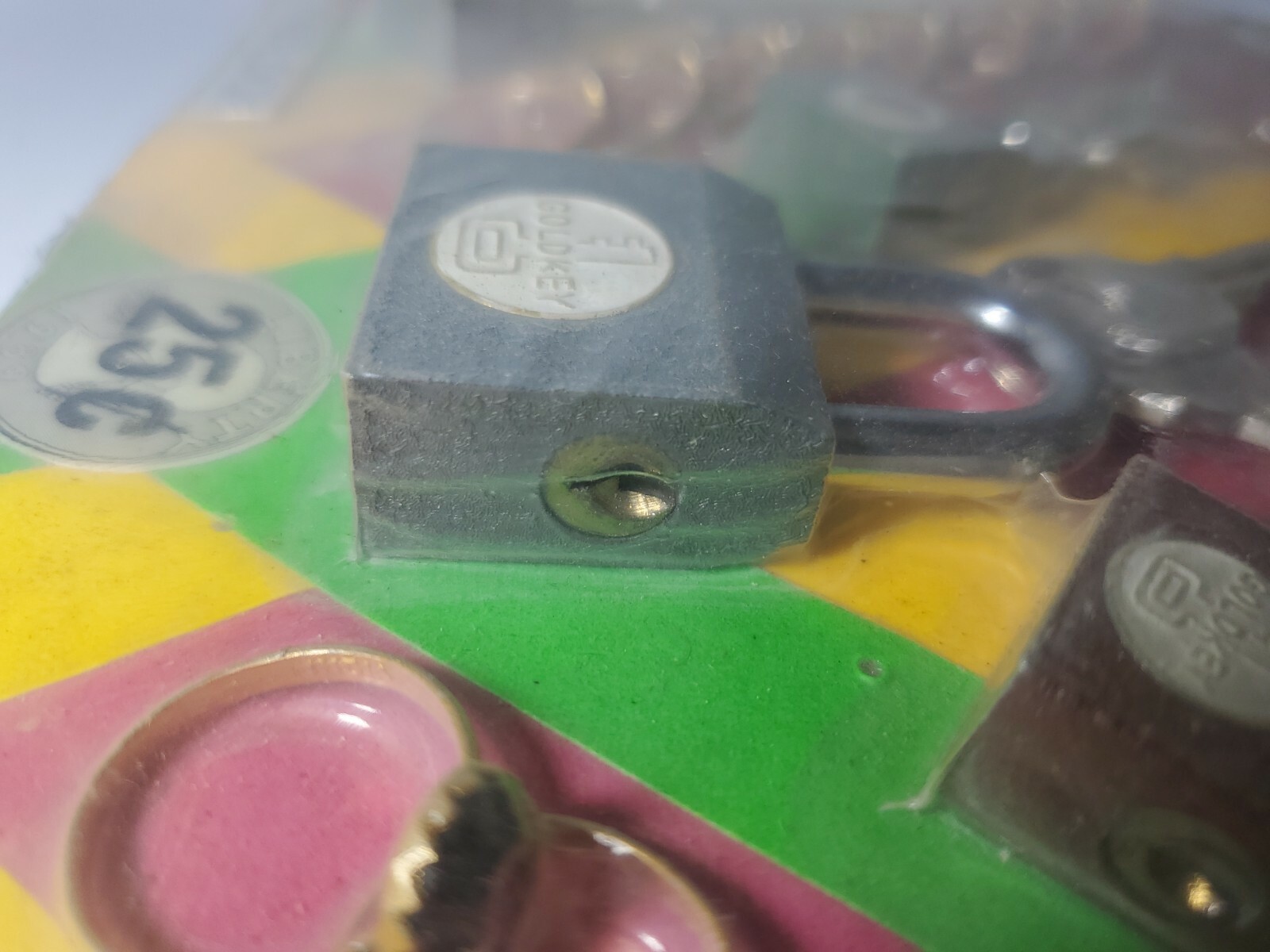 Vintage Gold Key Locks & Rings Store Display RARE NEW