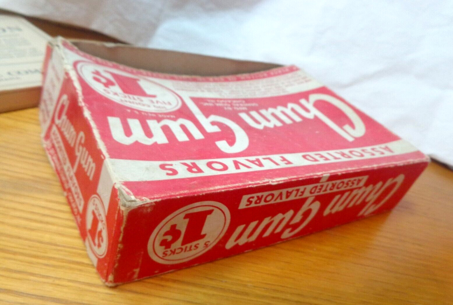 2 VINTAGE/ANTIQUE ADVERTISING BOXES CHUM GUM STORE DISPLAY & SANITARY APRON LOT