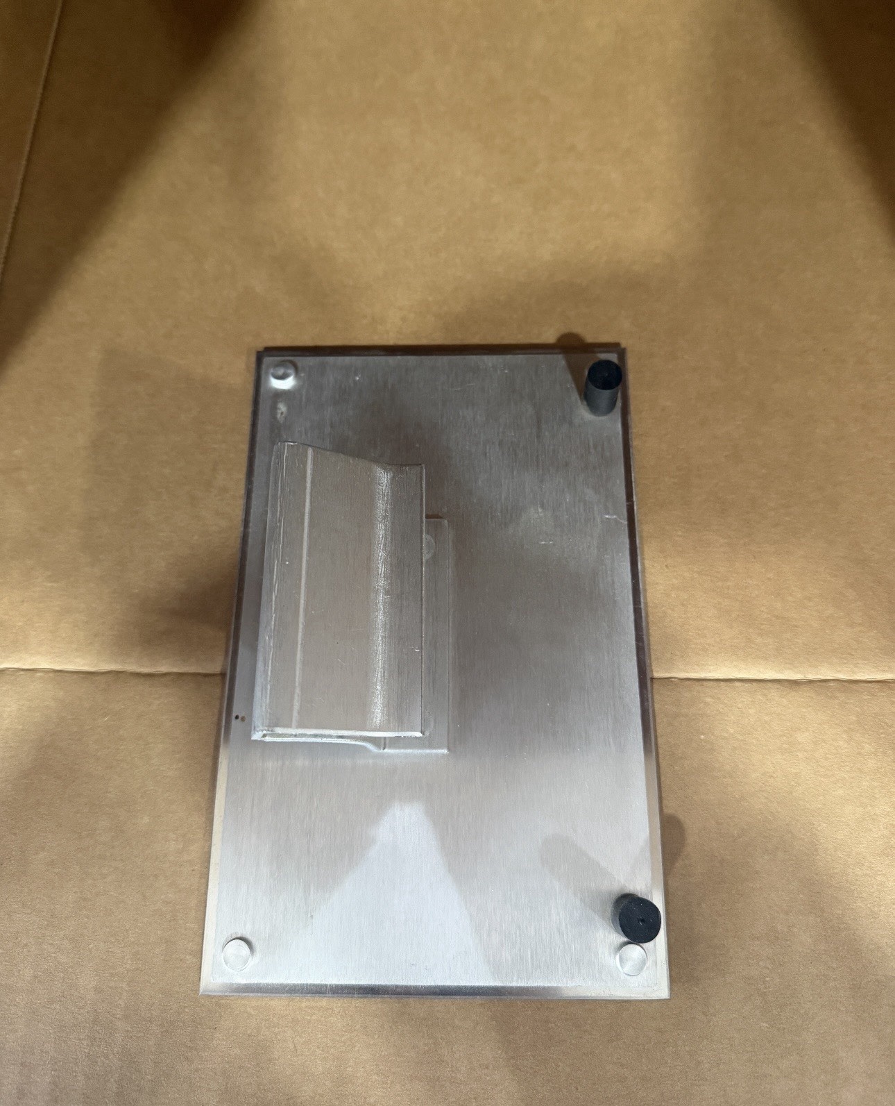 Silver Metal Store Display Stand with Rubber Feet for Retail Merchandising