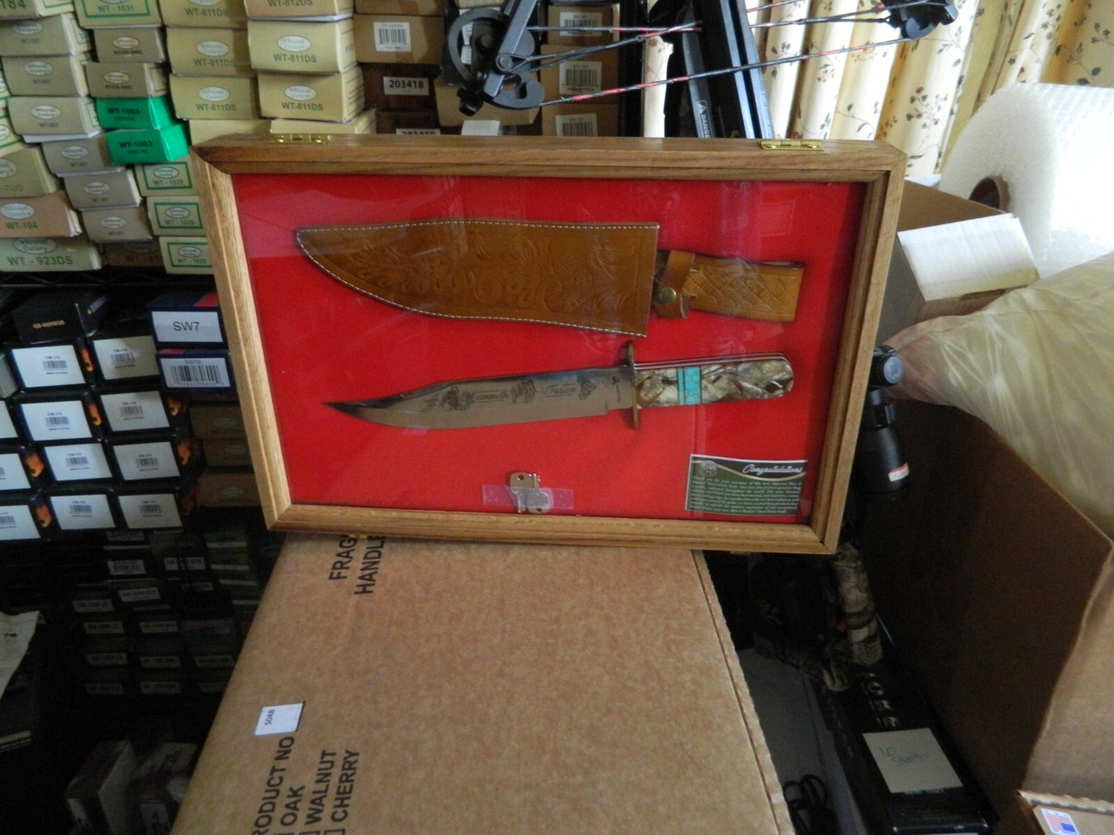 OAK DISPLAY CASE 7.75″ x 9.50 ” x 2.25″ RED LINER BRASS LOCK HINGE’S MADE IN USA