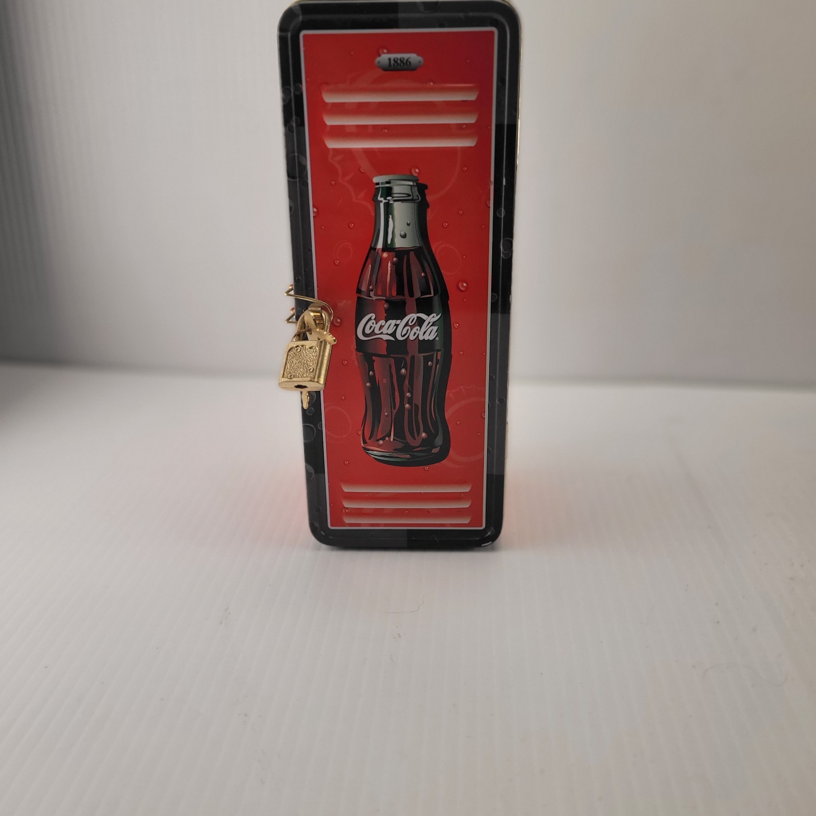 Vintage Coca-Cola School Locker Collector’s Tin – Coke Locker Collectible 2001♌️